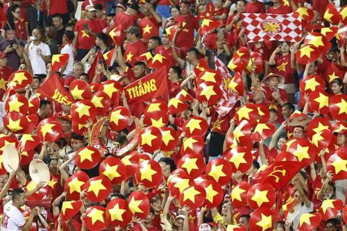 Hình ảnh ấn tượng trên khán đài Mỹ Đình trận Việt Nam - Malaysia