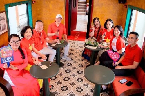 Tàu Hà Nội 5 Cửa Ô: Có một Hà Nội khác trên chuyến tàu về Kinh Bắc