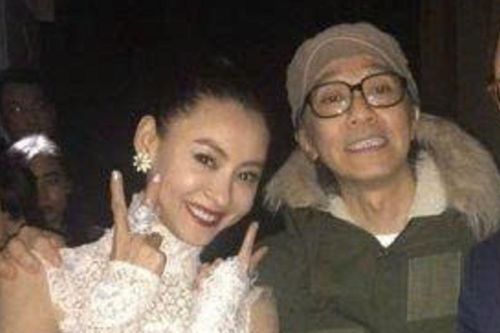 Người đàn ông âm thầm đồng hành cùng Trương Bá Chi suốt 27 năm