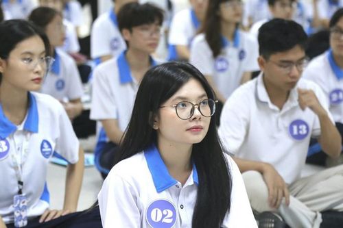 Điểm chuẩn cao ngất ngưởng, điều gì khiến ngành Sư phạm 'hot' trở lại?