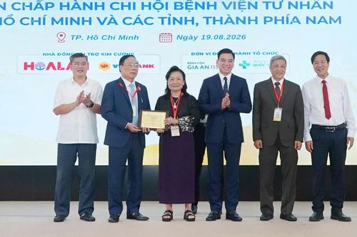 Bà Trần Thị Lâm làm Chủ tịch Chi hội Bệnh viện Tư nhân TPHCM và các tỉnh, thành phía Nam