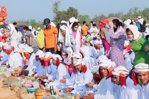 Người có uy tín - hạt nhân gắn kết cộng đồng