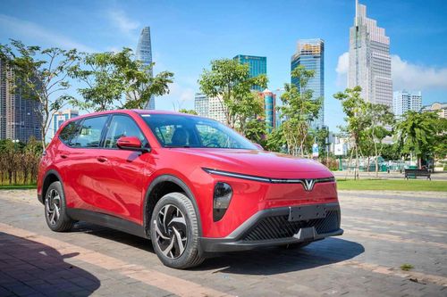 Limo Green và VF MPV 7 bán hơn 43.000 xe sau 7 tháng, phân khúc MPV bước vào cuộc đua giảm giá