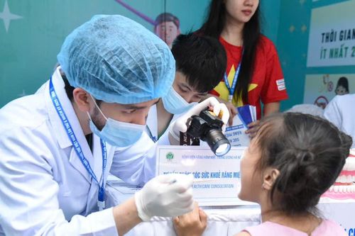 Hà Nội tổ chức khám sức khỏe định kỳ miễn phí cho trẻ em mầm non và học sinh phổ thông