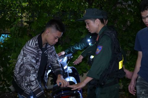 Phối hợp tổ 141 và Công an xã trấn áp nhóm gây rối