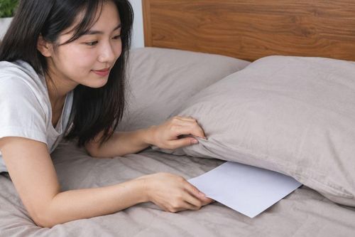 Tại sao bạn nên đặt một tờ giấy A4 dưới gối trước khi đi ngủ?