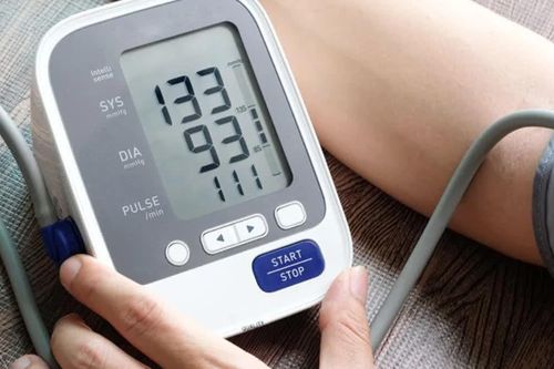 Mua máy đo huyết áp tại nhà: 5 điều cần biết để chọn đúng, đo chính xác