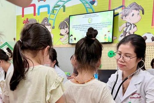 Phường Cửa Nam khám sức khỏe định kỳ miễn phí cho trẻ em