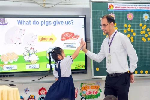 Dự kiến đưa tiếng Anh vào trường học từ lớp 1 thay vì lớp 3 như hiện nay
