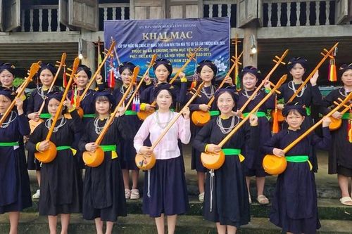 Giữ tiếng đàn Tính của người Tày ở Lâm Thượng