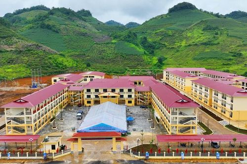 Rộn ràng đón ngôi trường mới nơi vùng biên giới Yên Sơn