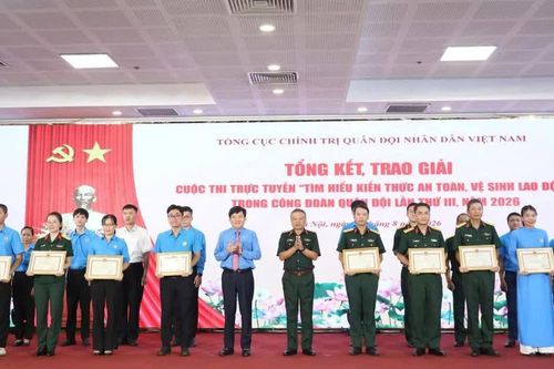 Trao giải cuộc thi 'Tìm hiểu kiến thức an toàn, vệ sinh lao động' trong Công đoàn Quân đội lần thứ III