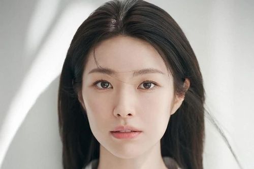 Mọi động thái của Ha Young hiện đều là tâm điểm