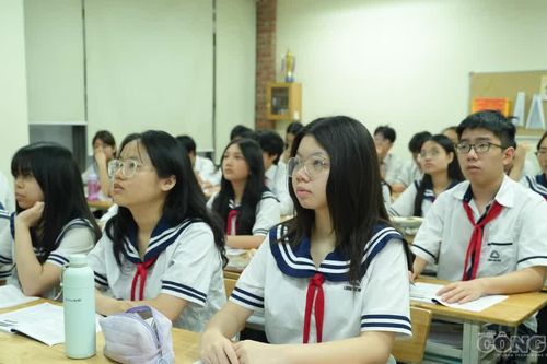 Học sinh lớp 6 -12 có thể làm bài kiểm tra giữa kỳ, cuối kỳ trên máy tính