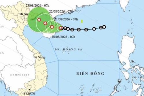Áp thấp nhiệt đới trên Biển Đông có khả năng mạnh thêm