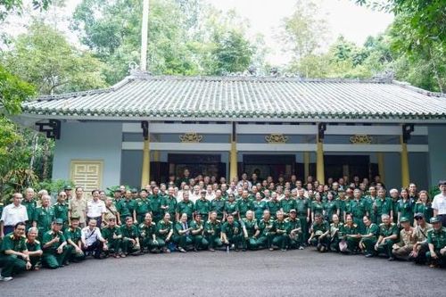 Câu lạc bộ hưu trí PETROVIETNAM phía Nam về nguồn, ôn lại truyền thống, thắt chặt tình đồng chí