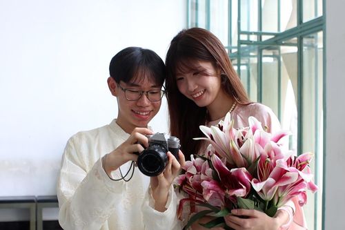 Giới trẻ nói gì về mức phí 500.000 đồng khi mang máy ảnh vào Dinh Độc Lập?