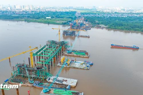 Các cây cầu vượt nghìn tỷ qua sông Hồng phải hoàn thành vào tháng 7/2027