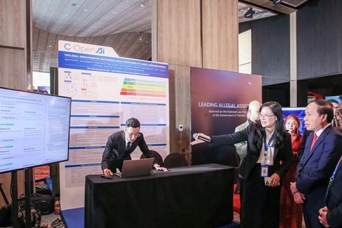 Giới thiệu nền tảng trợ lý AI pháp lý do CMC làm chủ công nghệ lõi