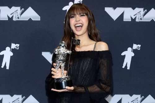4 đề cử VMAs 2026 của Lisa gây tranh cãi