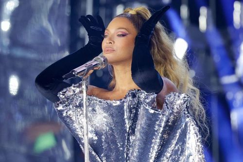Nữ ca sĩ xô đổ kỷ lục của Beyoncé sau 23 năm