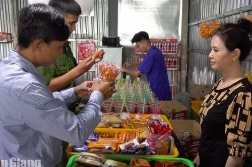 An Giang yêu cầu không để cơ sở không đủ điều kiện cung cấp suất ăn cho học sinh