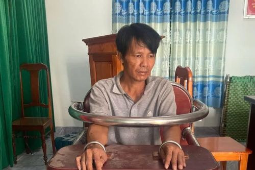 Khởi tố đối tượng chém cha vợ rồi tấn công lực lượng Công an