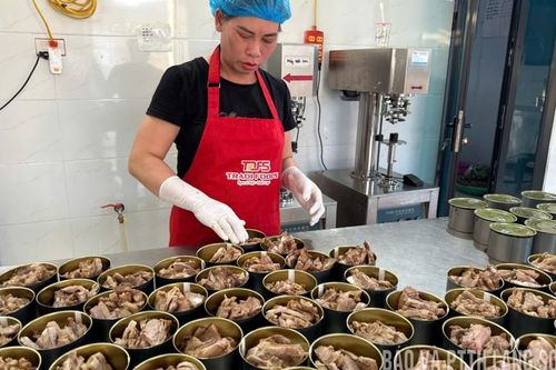 Đưa đặc sản vươn xa