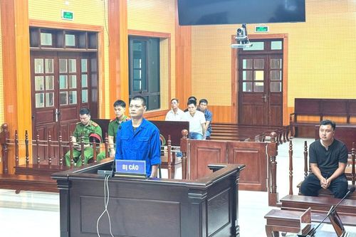 Quảng Ninh: Đâm xe vào cảnh sát giao thông rồi bỏ trốn, người đàn ông lĩnh 18 tháng tù