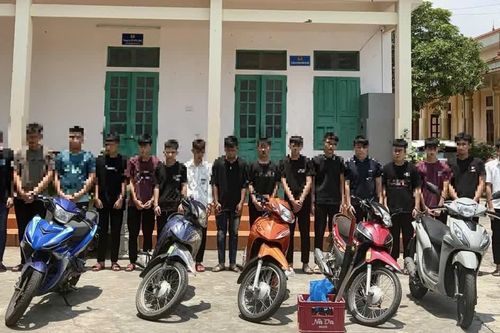 Khởi tố 16 thanh, thiếu niên về hành vi gây rối, phá phách