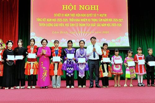 Hội khuyến học Tuyên Quang trao 90 triệu đồng học bổng cho học sinh vượt khó tại Lâm Bình, Bình An, Minh Quang