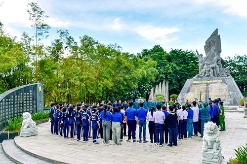 Giữ lửa trong trái tim tuổi trẻ
