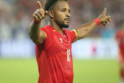 Nguyễn Xuân Son phô diễn khả năng săn bàn, lập kỷ lục tại ASEAN Cup