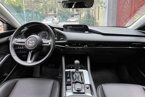 Vì sao giá lăn bánh Mazda 3 tiếp tục giảm sốc, rẻ hơn Honda City, Hyundai Accent?