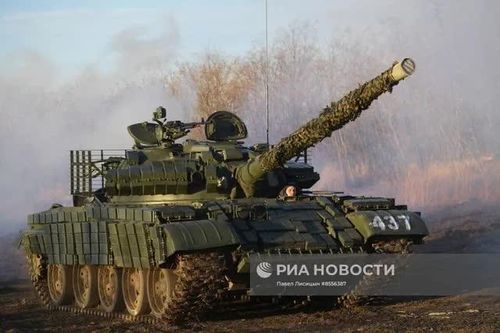 Xe tăng T-62 huyền thoại 'lột xác' khi được trang bị tên lửa dẫn đường và khí tài ảnh nhiệt.