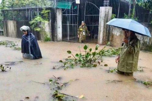 Hà Tĩnh ngập lụt do mưa lớn kéo dài