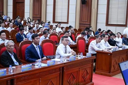Hội thảo khoa học quốc gia 'Đổi mới mô hình phát triển của Việt Nam đáp ứng yêu cầu phát triển'