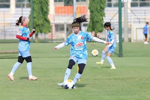 Lần đầu lên tuyển, Thu Phương hướng tới những sân khấu lớn của bóng đá nữ