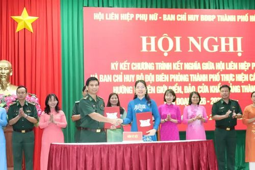 Chung tay hướng về biên giới biển, đảo, cửa khẩu cảng