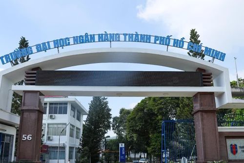 Sinh viên lo ngại khoản 'thu học phí quá hạn' 10- 20 triệu đồng