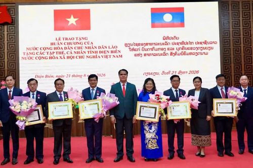 Điện Biên đón nhận Huân chương cao quý của Nhà nước Lào