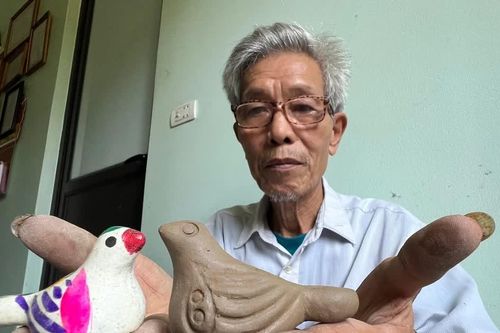 Phỗng đất làng Hồ: Người trẻ tiếp nối, lan tỏa hồn Trung thu xưa