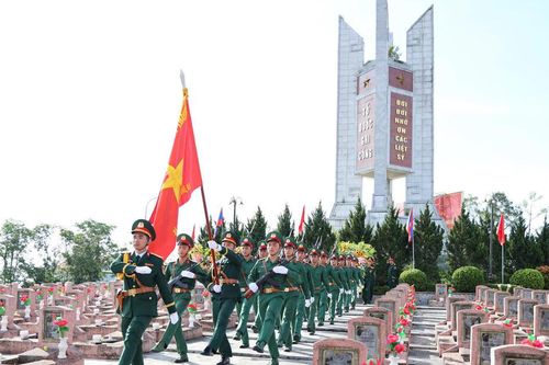Cần nhân lực chuyên trách chăm sóc nghĩa trang lớn nhất tỉnh Nghệ An