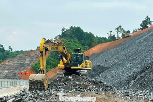 Cao tốc Hữu Nghị - Chi Lăng bị sạt trượt, yêu cầu khắc phục trước 30/8