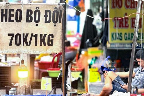 Giá thịt heo giảm, sức mua vẫn ì ạch, tiểu thương ngóng khách