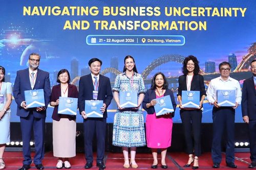 Gần 200 chuyên gia bàn về tác động của AI, quản trị chuyển đổi số đến kinh doanh