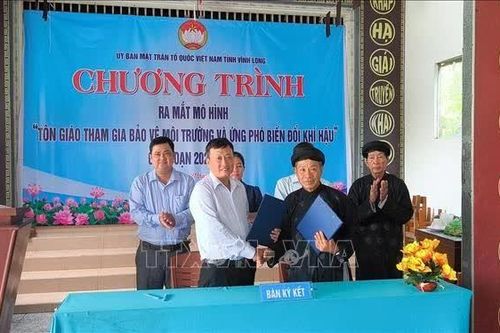 Xây dựng mô hình điểm 'Tôn giáo tham gia bảo vệ môi trường và ứng phó với biến đổi khí hậu'