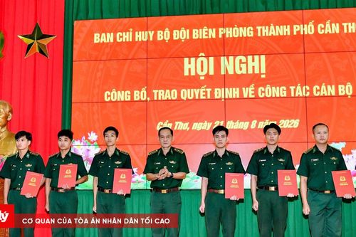 BĐBP TP Cần Thơ trao quyết định điều động, bổ nhiệm 17 sĩ quan
