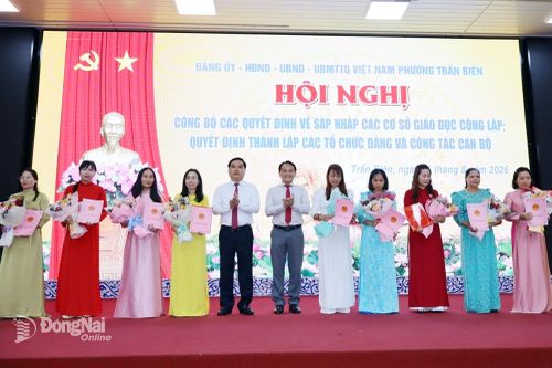 Đồng Nai: Các phường, xã công bố quyết định sắp xếp cơ sở giáo dục công lập