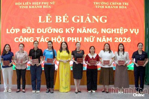 Bế giảng lớp bồi dưỡng kỹ năng, nghiệp vụ công tác hội phụ nữ